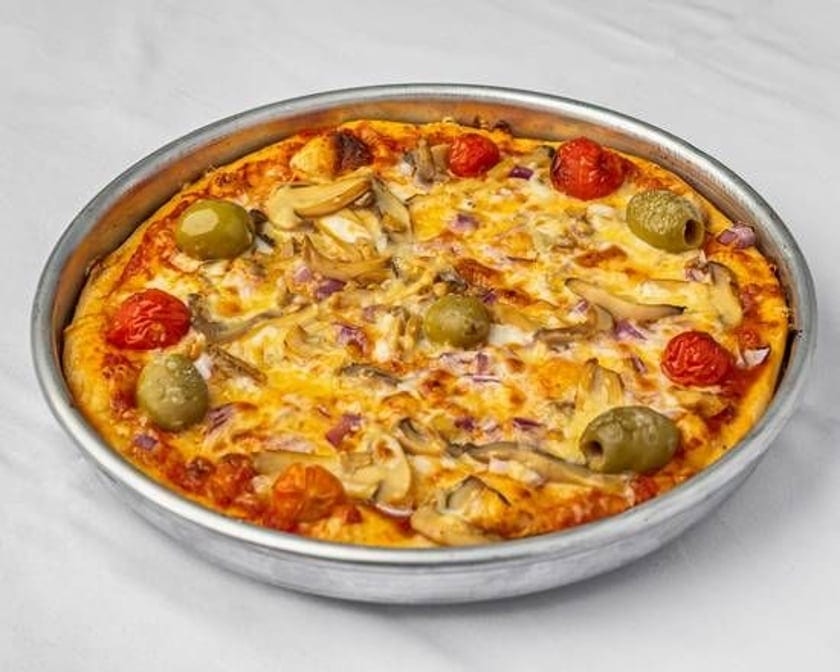 Pizza veggie delight.