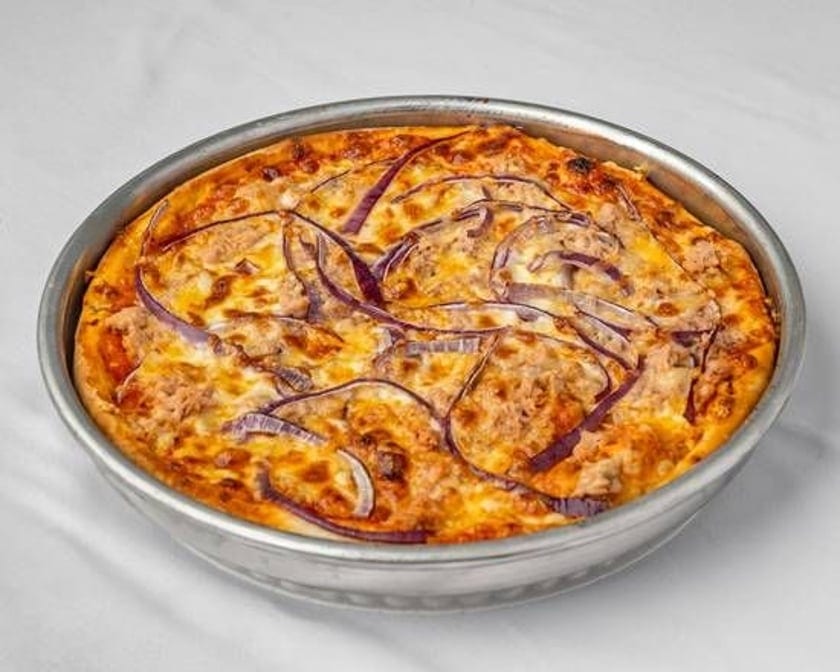 Pizza marmaris - tuna & onion.