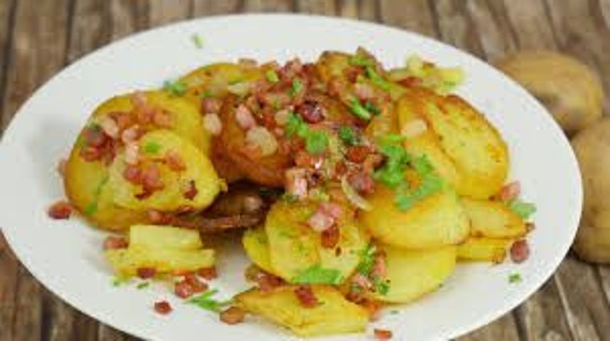 Bratkartoffel (pan fried potatoes).