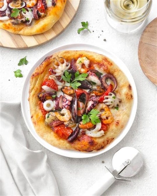 Pizza frutti di mare - fruits of the sea.