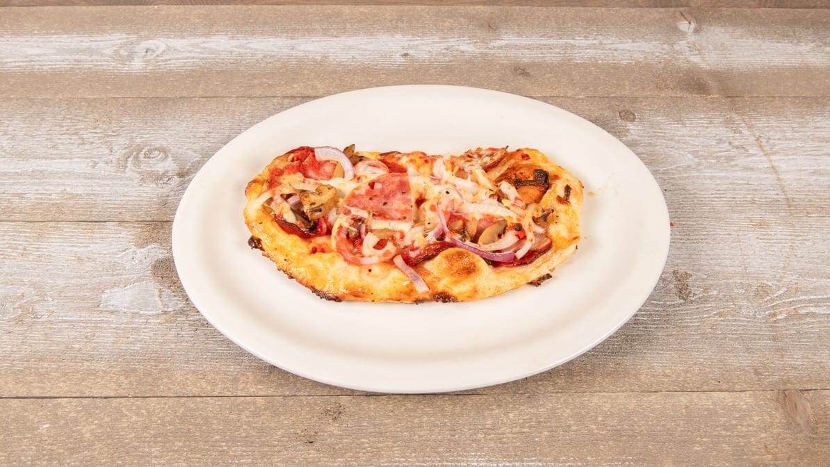 Pizza flammkuchen Frankfurt style 12 inch.