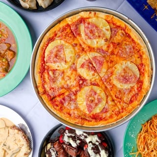 1 Pizza Istanbul (beef-peperoni) 1 fries 1 banana shake & 1 coke